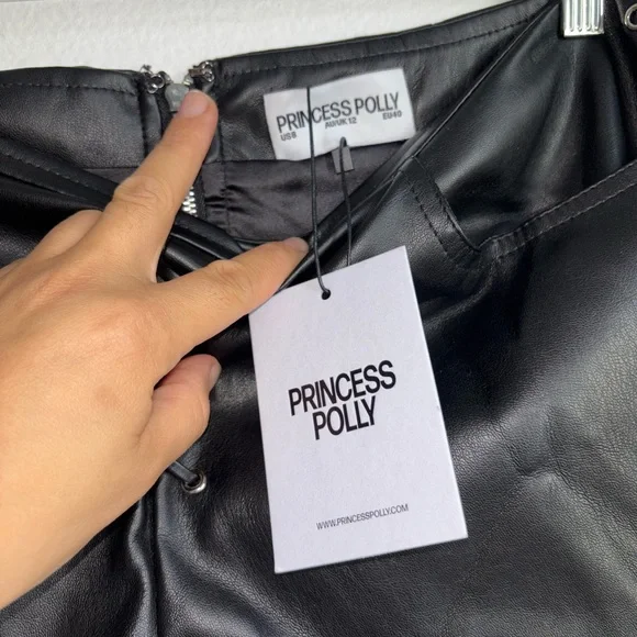 Princess Polly Buccaneers Low Rise Faux Leather Shorts 8 - Picture 6 of 7